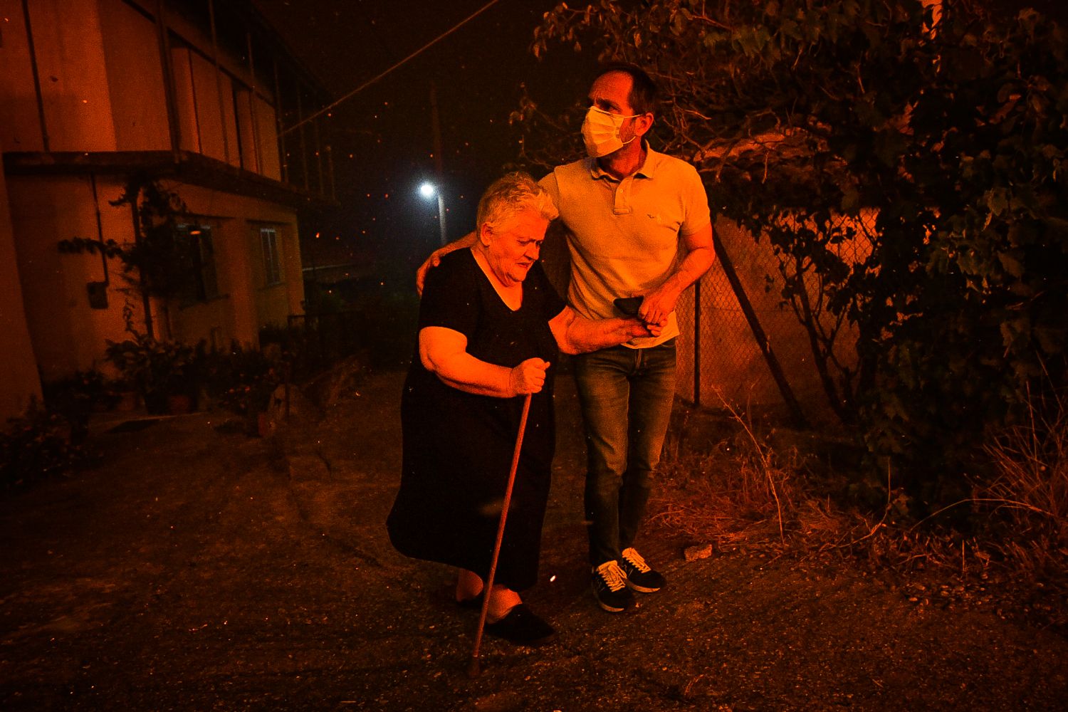 Φωτιά στην Ηλεία: Δραματικές σκηνές στην Ηράκλεια, εκκενώνεται το χωριό