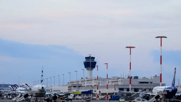 Απεργία ΑΔΕΔΥ: Παράνομη η στάση εργασίας των ελεγκτών εναέριας κυκλοφορίας – Κανονικά οι πτήσεις την Πέμπτη