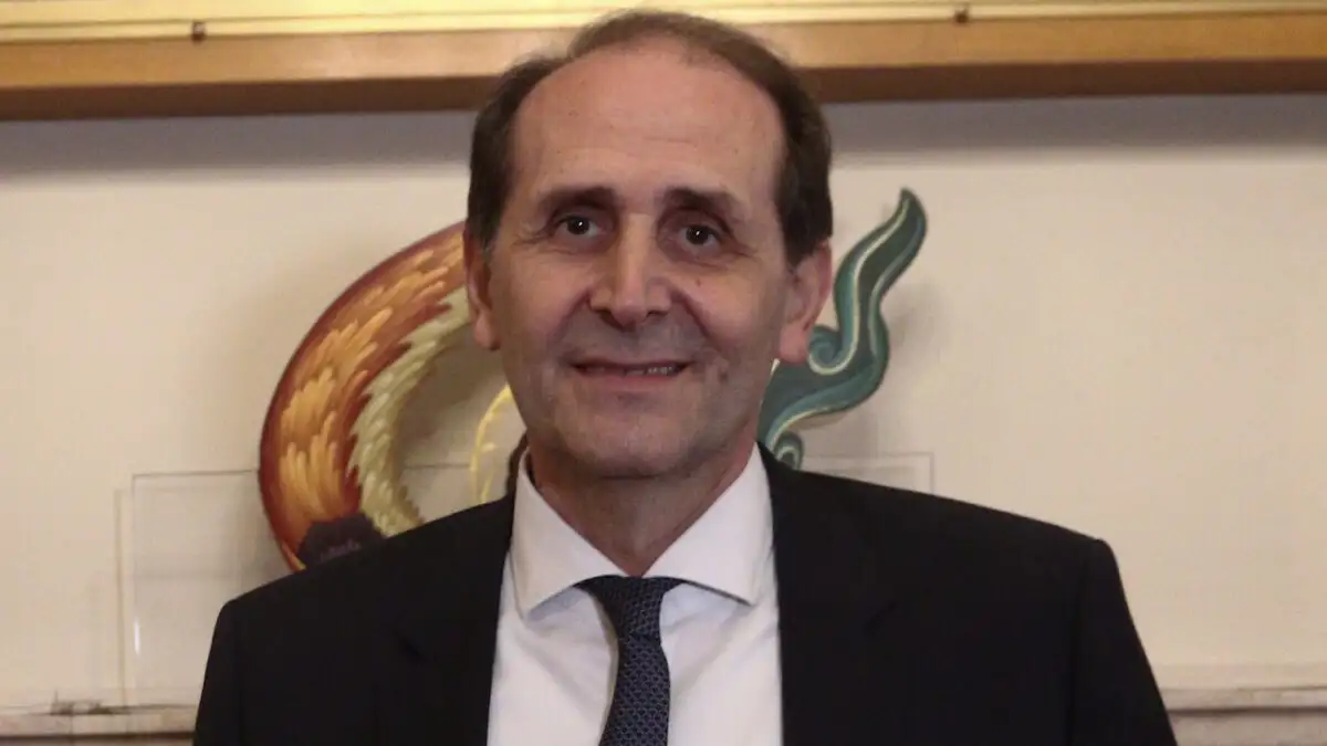 Ο Απόστολος Βεσυρόπουλος υπέστη ανακοπή καρδιάς σε beach bar στη Χαλκιδική – Δίνει μάχη για τη ζωή του