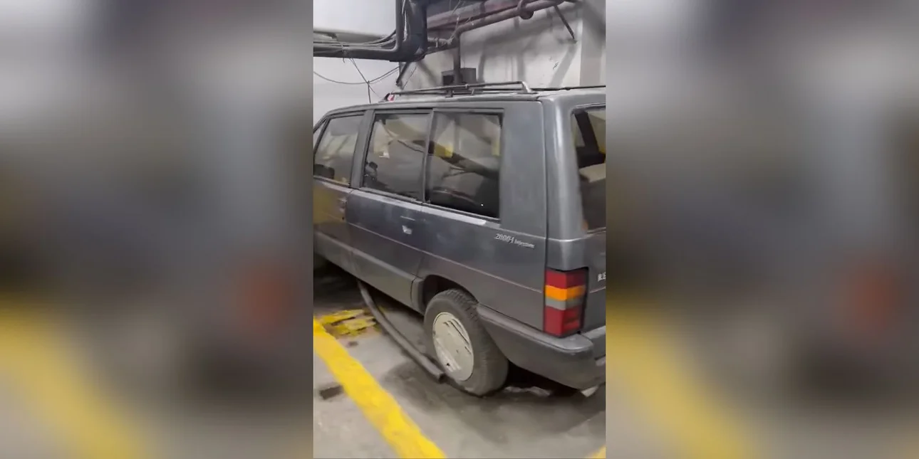 Βρήκαν το αυτοκίνητο του Αντώνη Τρίτση στο γκαράζ του Δήμου Αθηναίων -Ξεχασμένο για δεκαετίες, δείτε βίντεο