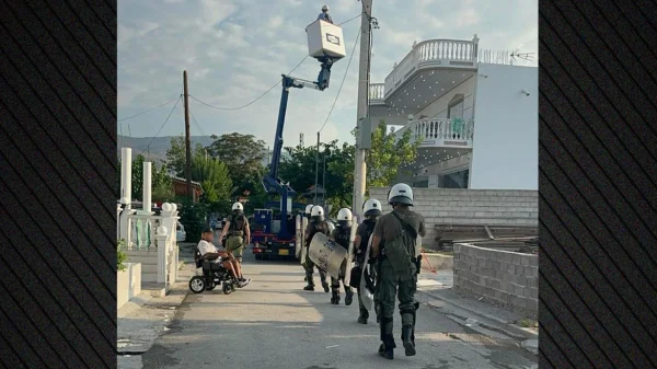 Απανωτές έφοδοι της ΕΛΑΣ σε καταυλισμούς Ρομά σε Μενίδι και Λιόσια: Ναρκωτικά, ρόπαλα και ρευματοκλοπές - 8 συλλήψεις