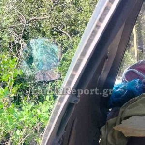 Αυτοκίνητο βρέθηκε μέσα σε χαντάκι - Εγκλωβίστηκε ο οδηγός του