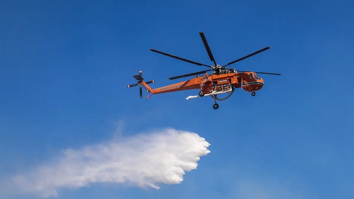 Φωτιά στα Βίλια Αττικής, σε δασική έκταση στην περιοχή Άγιος Βασίλειος