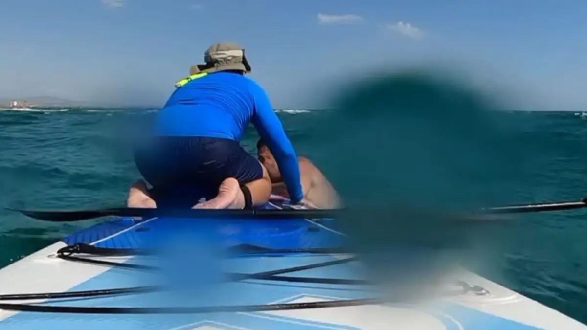Επανομή: «Ήταν εξαντλημένος, έπινε νερό από τη θάλασσα», λέει ο άνδρας που έσωσε με το SUP πατέρα και παιδιά