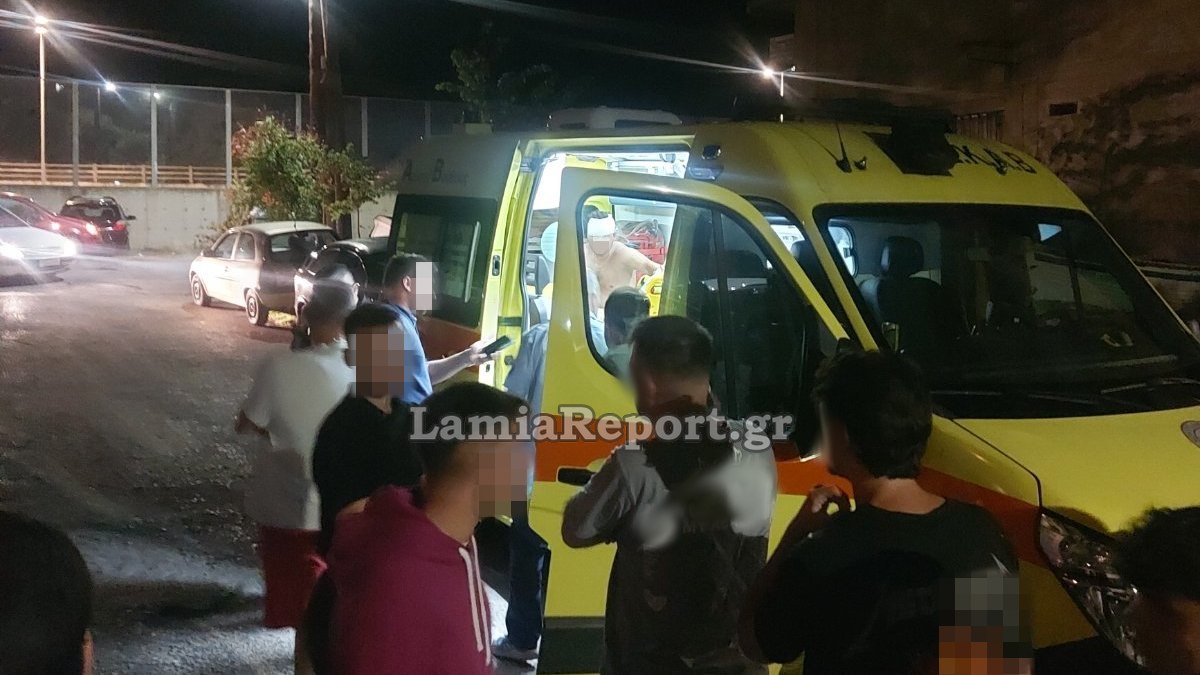 Καμένα Βούρλα: Έπεσε πολύ ξύλο και άνοιξαν κεφάλια τα ξημερώματα - Τέσσερις τραυματίες στο νοσοκομείο