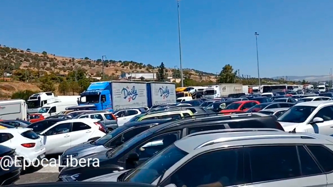 Ταλαιπωρία στην Αθηνών-Κορίνθου λόγω εκτροπής φορτηγού στα διόδια Ελευσίνας - Άνοιξαν δύο λωρίδες προς Κόρινθο