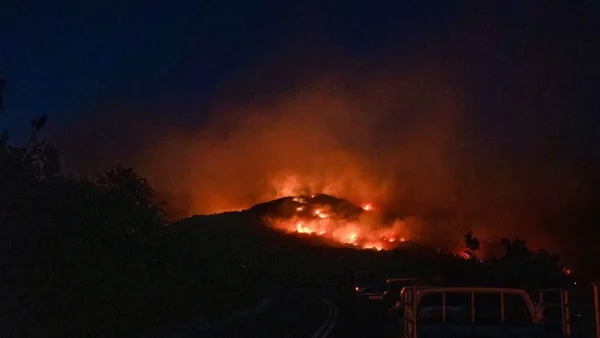 Φωτιά στην Κερατέα σε χαμηλή βλάστηση – Εκτροπή της κυκλοφορίας
