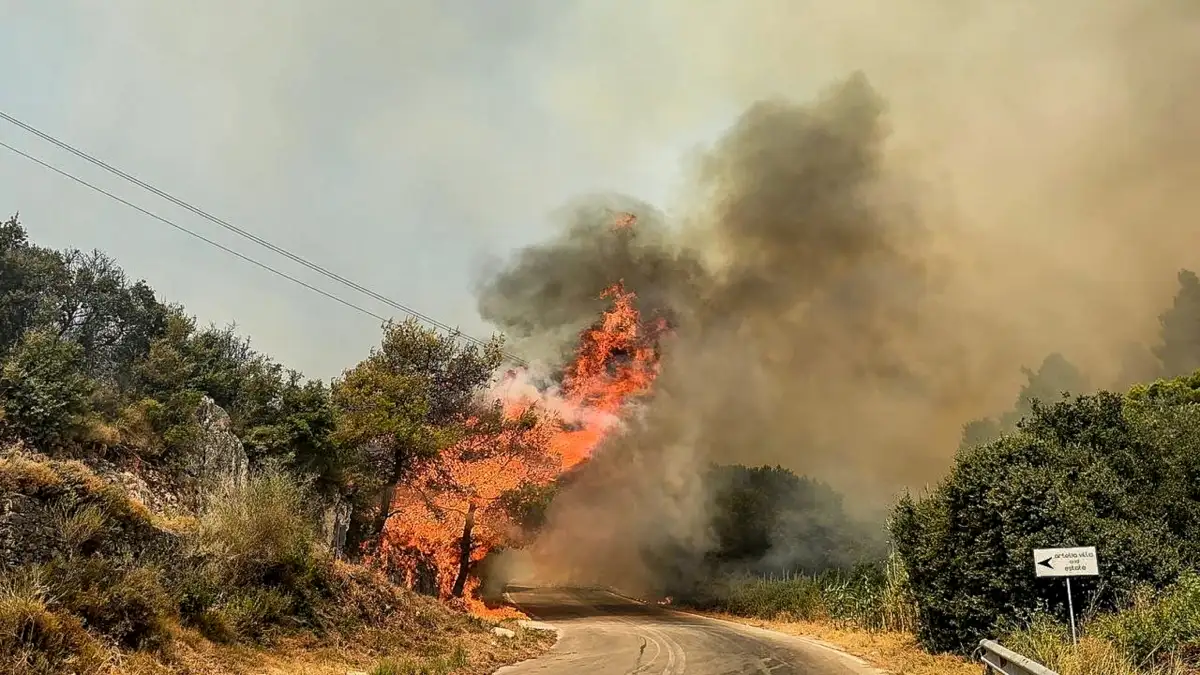 Επιμένουν τα μποφόρ, έως 39 βαθμούς η θερμοκρασία – Πολύ υψηλός κίνδυνος για φωτιά σε 10 περιφέρειες και την Στερεά