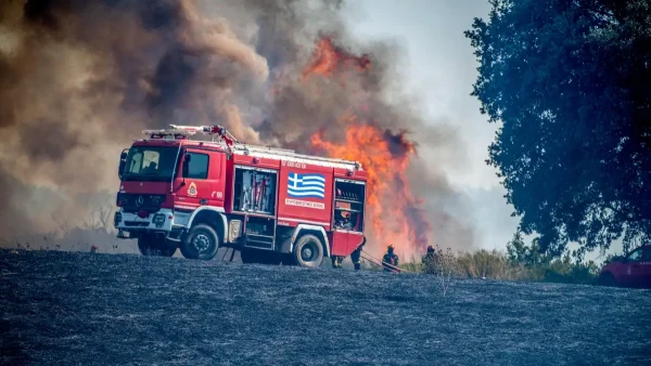 Ακραίος κίνδυνος για πυρκαγιά σήμερα σε Αττική, Εύβοια και άλλες οκτώ περιοχές – «Πορτοκαλί» συναγερμός σε 10 περιφέρειες