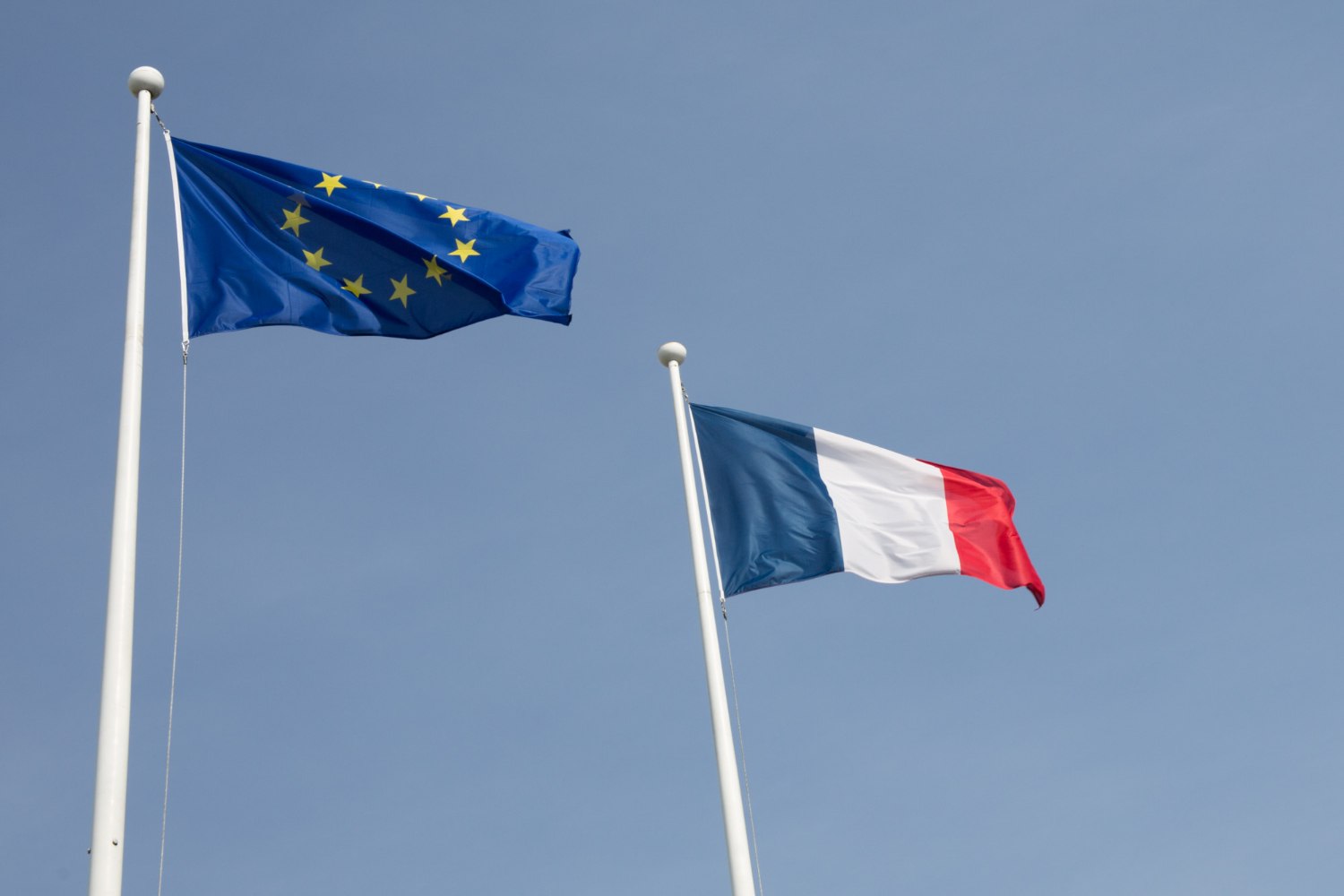 Tι σημαίνει για την οικονομία της ΕΕ και της Ελλάδας η νέα πολιτική κρίση στην Γαλλία