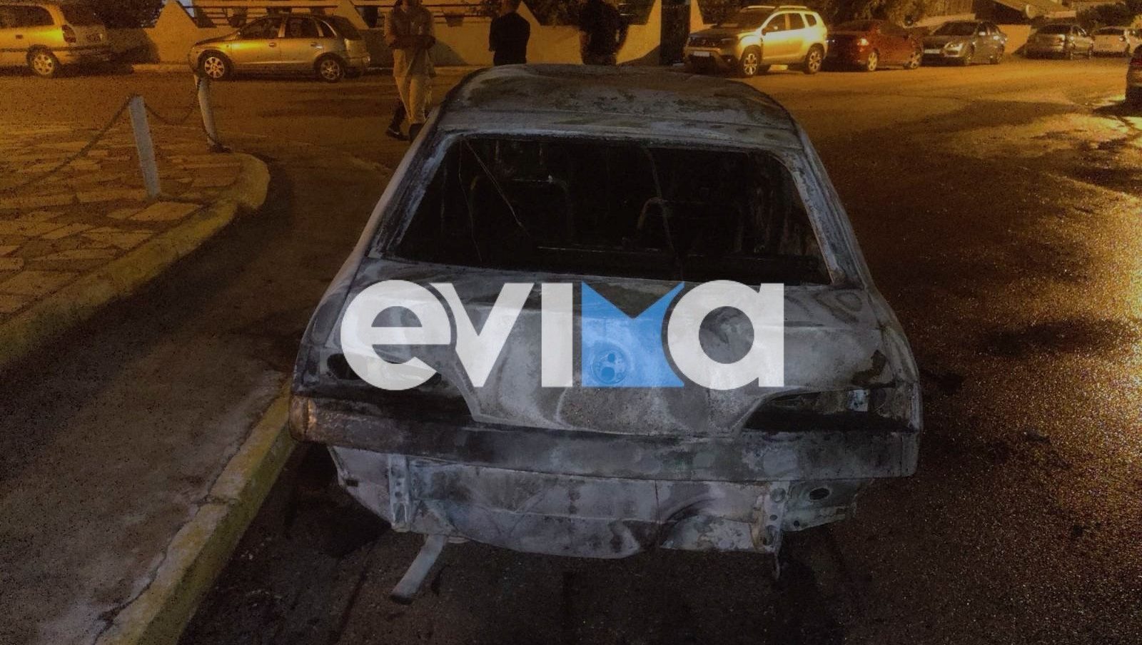 Στις φλόγες τα ξημερώματα δύο ΙΧ στη Νέα Αρτάκη