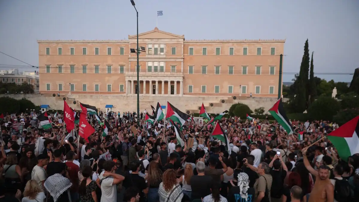Διαδηλώσεις για την Παλαιστίνη σε πάνω από 70 περιοχές της χώρας – «Σταματήστε τη γενοκτονία»
