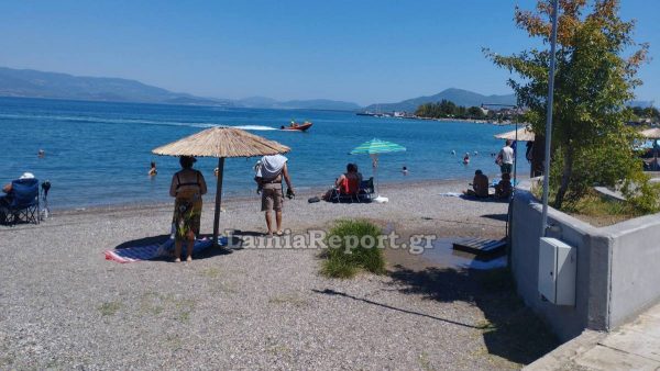 Καμένα Βούρλα: Υπάλληλοι καταστήματος έσωσαν Λαμιώτισσα από πνιγμό