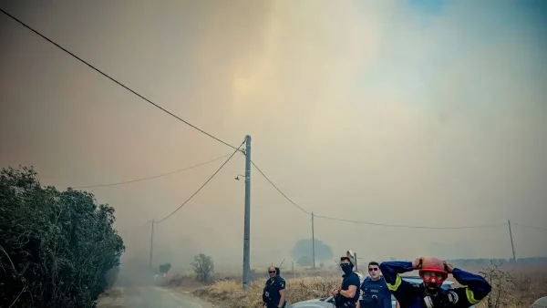 Φωτιά στην Κερατέα: Συγκλονιστικό βίντεο της ΕΛ.ΑΣ. από απεγκλωβισμούς πολιτών