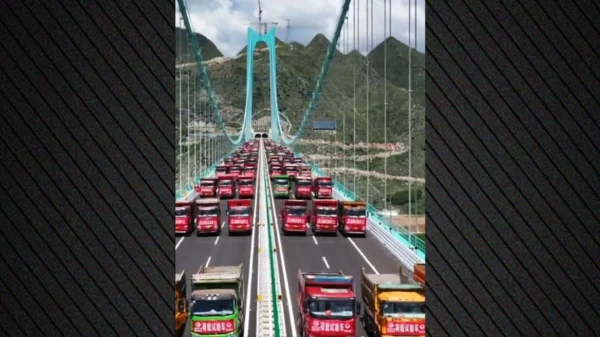Κρίσιμη δοκιμή αντοχής στην ψηλότερη γέφυρα του κόσμου λίγο πριν ανοίξει - Δείτε το βίντεο με τα 96 φορτηγά