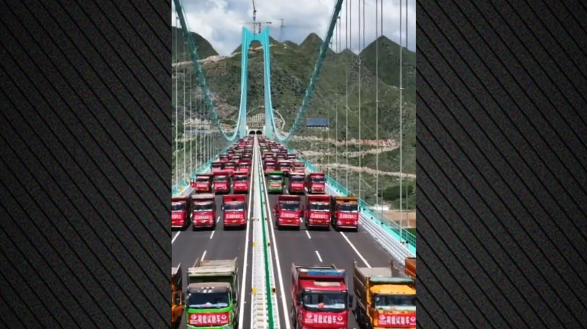 Κρίσιμη δοκιμή αντοχής στην ψηλότερη γέφυρα του κόσμου λίγο πριν ανοίξει - Δείτε το βίντεο με τα 96 φορτηγά