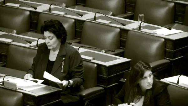 Στη Βουλή η μήνυση της Ζωής Κωνσταντοπούλου κατά της Λιάνας Κανέλλη: «Πολιτική δίωξη που θα πέσει στο κενό», λέει το ΚΚΕ