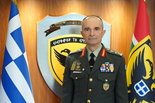 Ο Αρχηγός ΓΕΣ στο ΚΕΥΠ Λαμίας