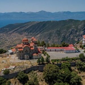 Παραμένουν τα προβλήματα κατοίκων της Δωρίδας με τις απαιτήσεις της Μονής Κουτσουρού