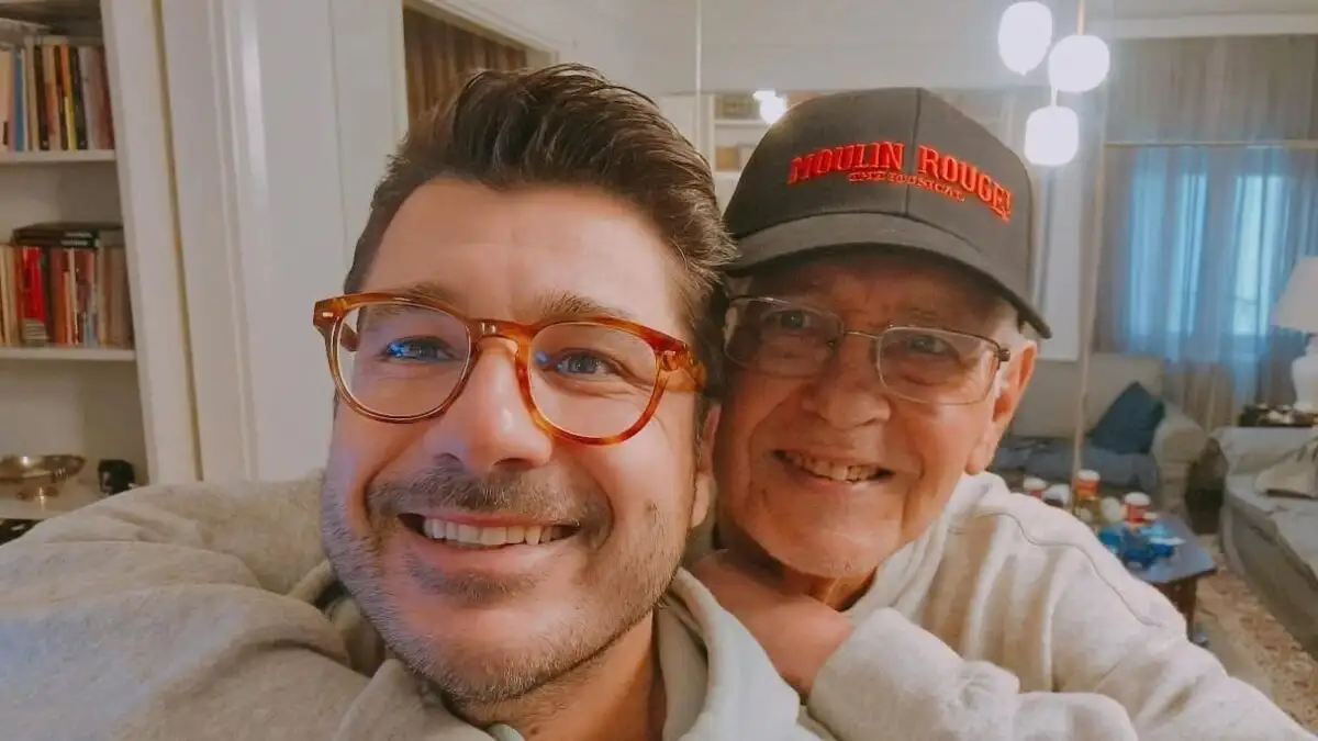 Ο Λάμπρος Κωνσταντάρας αποχαιρετά τον πατέρα του, Δημήτρη Κωνσταντάρα – «Χαμογελαστό και δυνατό θα σε έχω στο μυαλό μου»