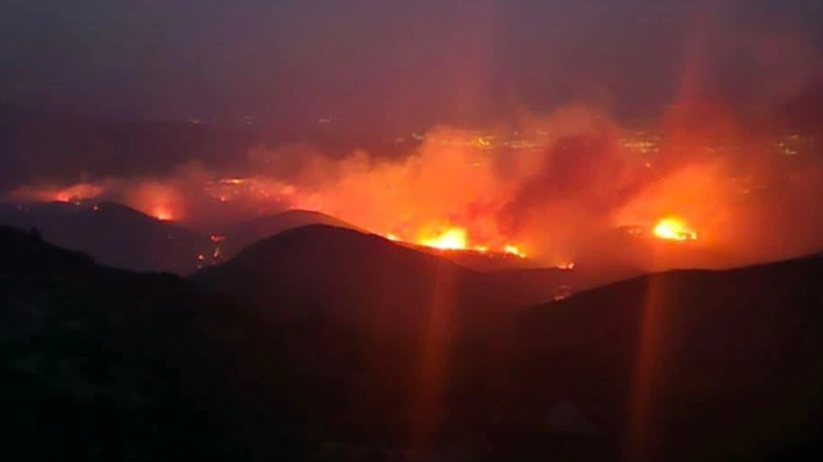 Σε πύρινο κλοιό ο δήμος Ζηρού στην Πρέβεζα - Ήχησε το 112 ακόμη και στην Φιλιππιάδα