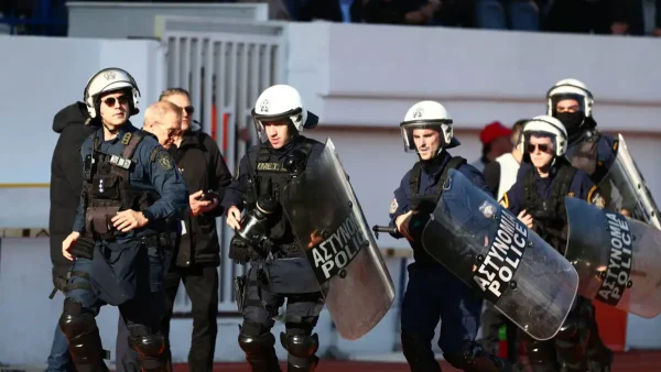 Συνελήφθη 21χρονος για οπαδική επίθεση στην Αθήνα