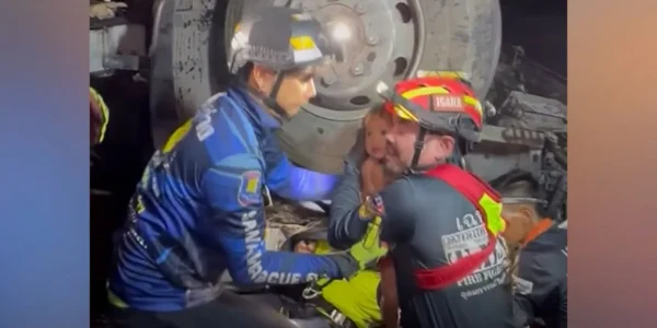 Μωρό σώθηκε από πτώση φορτηγού σε χαράδρα 15 μέτρων χάρη στην «τελευταία πράξη αγάπης» της μητέρας του