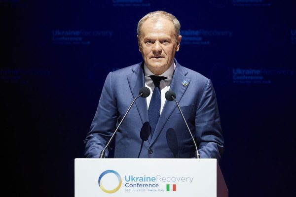 Πολωνία: Ο Τουσκ καλεί την Ευρώπη να πείσει τον Τραμπ ότι «κανείς δεν μπορεί να εμπιστευτεί τη Ρωσία»