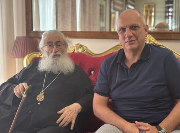 Γιάννης Οικονόμου: «Στηρίζουμε τον Αρχιεπίσκοπο Δαμιανό στον αγώνα για τη Μονή στο Σινά»