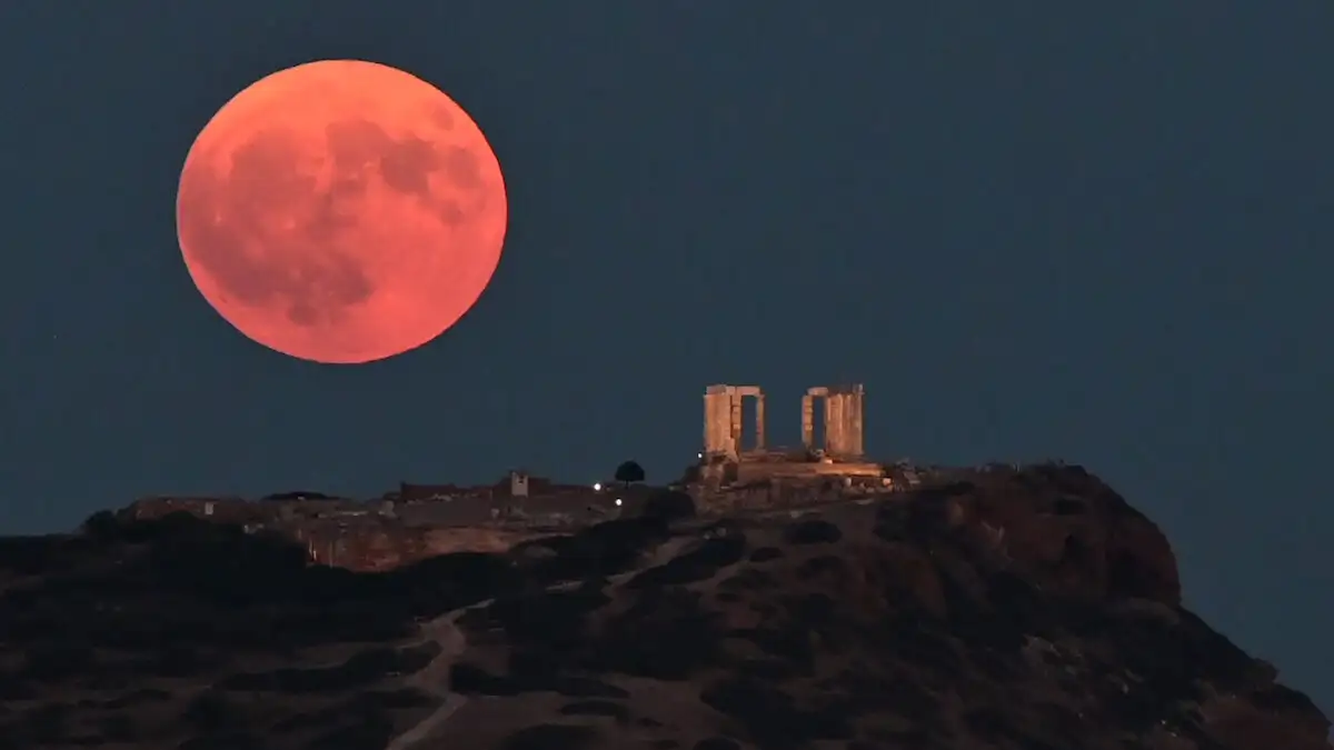 Πανσέληνος Αυγούστου 2025: Όσα πρέπει να ξέρουμε για το μεγαλύτερο φεγγάρι του χρόνου