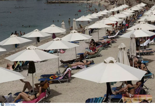 MyCoast: «Σύννεφο» οι καταγγελίες για καταλήψεις, ναυαγοσώστες και παρανομίες σε παραλίες - Οι πρωταθλητές της αυθαιρεσίας