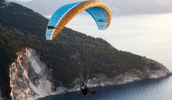 Κινδύνευσε χειριστής «παραπέντε» στα παράλια της Βοιωτίας