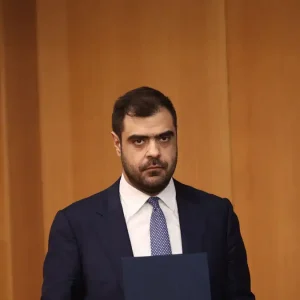 Μαρινάκης: Δεν μπορεί να γίνει διάλογος με τους αγρότες με επεισόδια όπως αυτά έξω από το αεροδρόμιο «Μακεδονία»