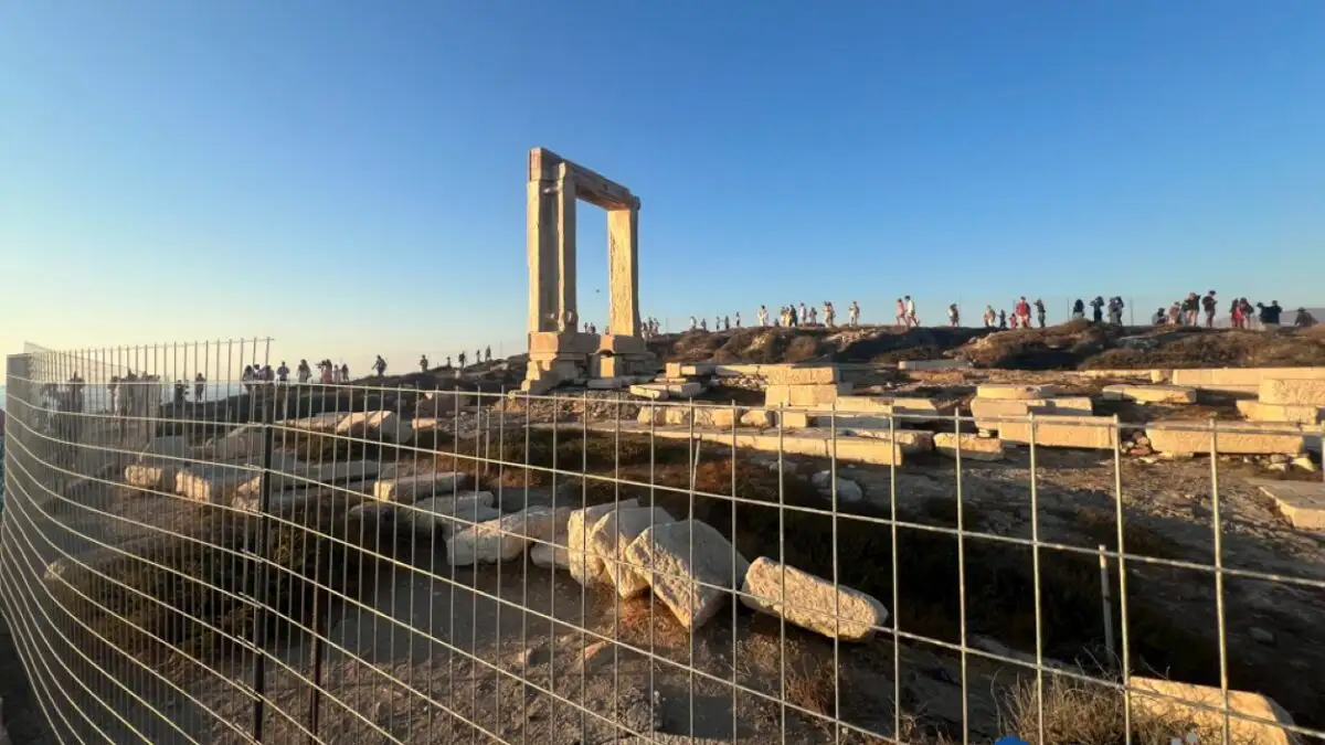 Πορτάρα Νάξου: Ικανοποιημένοι δήμαρχος - κάτοικοι από την περίφραξη, ζητούν όμως οργανωμένη λειτουργία με εισιτήριο και φύλαξη