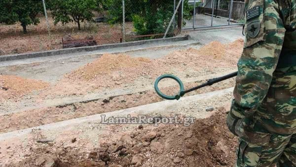 Λαμία: Βρέθηκαν βλήματα του Β’ Παγκοσμίου Πολέμου κατά τη διάρκεια εργασιών - Δείτε βίντεο από την καταστροφή τους