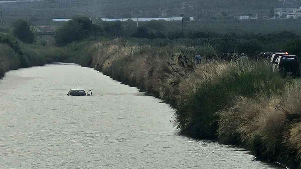 Αυτοκίνητο βρέθηκε μέσα στο ρέμα - Σώθηκε η οδηγός