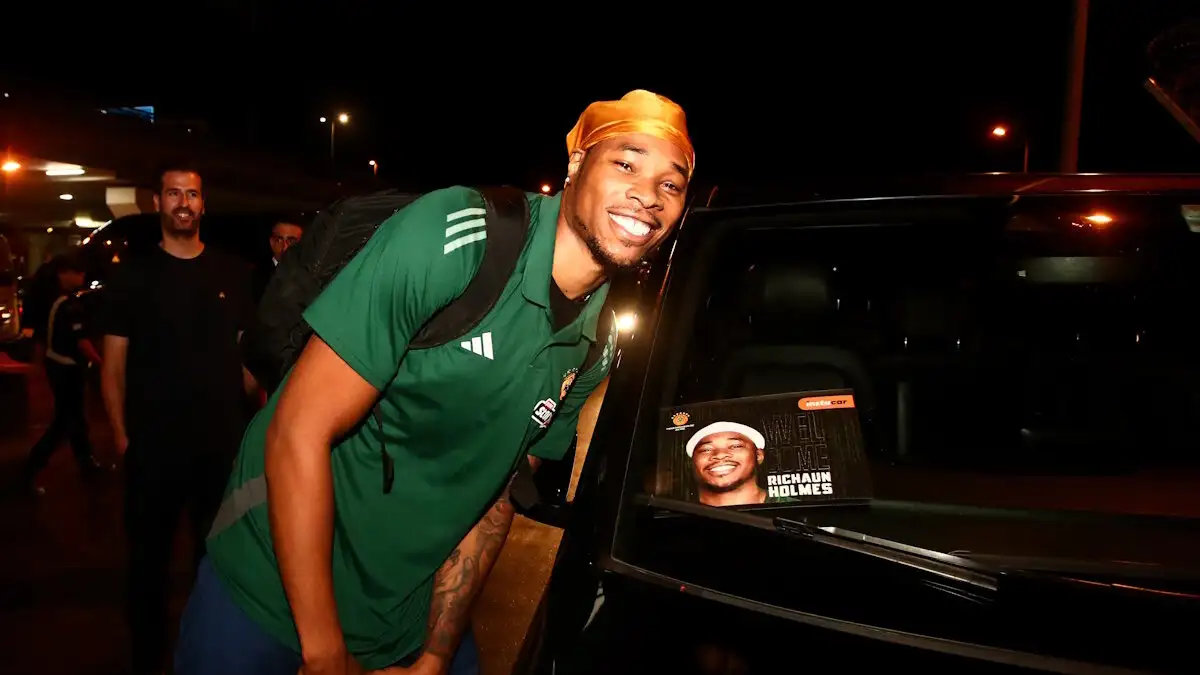 Ρισόν Χολμς: «Είμαι έτοιμος να εμφανιστώ μπροστά σας και να προσφέρω θέαμα – Πάμε να πάρουμε το 8ο»