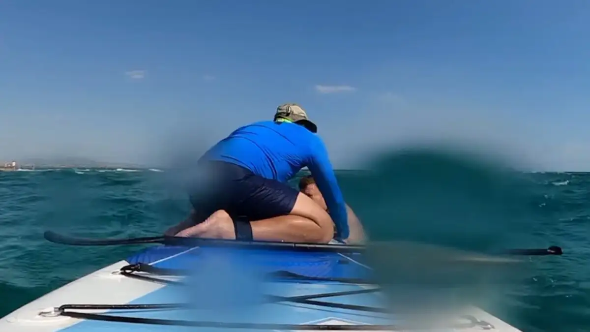 Διάσωση θρίλερ με SUP στη Θεσσαλονίκη: Πατέρας παρασύρθηκε προσπαθώντας να φτάσει τα παιδιά του