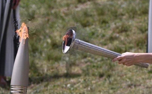 Λαμία: Θες να γίνεις λαμπαδηδρόμος για τους Χειμερινούς Ολυμπιακούς Αγώνες 2026; Δες πώς θα κάνεις την αίτηση!