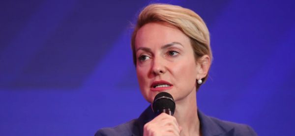 Σδούκου: Θα αποκηρύξει ο κ. Ανδρουλάκης την αφίσα της νεολαίας του ΠΑΣΟΚ που ξεπλένει τις δράσεις «μπαχαλάκηδων»;