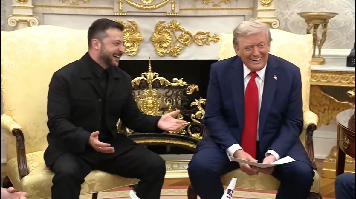 Χαμόγελα από Τραμπ και Ζελένσκι στο Οβάλ Γραφείο – Τα θερμά «ευχαριστώ» και στο βάθος τα σενάρια τερματισμού του πολέμου στην Ουκρανία