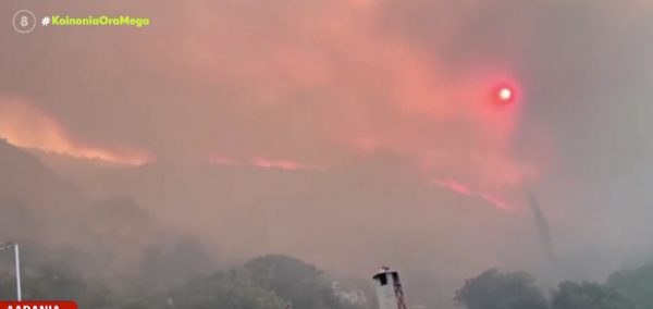 Σε πύρινο κλοιό η νότια Αλβανία – Η φωτιά πέρασε από χωριά της ελληνικής μειονότητας