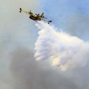 Δασική πυρκαγιά στη Σκύρο - Σηκώθηκαν αεροπλάνα, ήχησε το 112