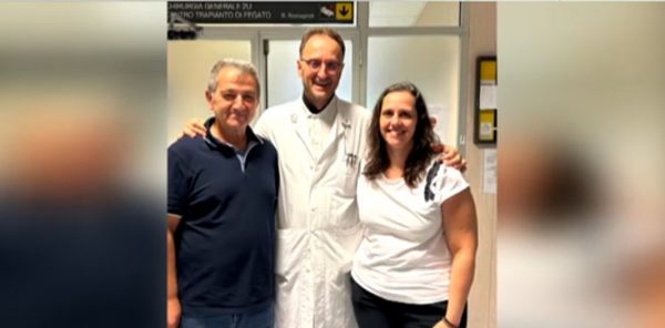 «Ευχαριστώ το αγγελούδι που έδωσε ζωή στο παιδί μου», λέει ο πατέρας του 15χρονου που υπεβλήθη σε μεταμόσχευση ήπατος στο Τορίνο