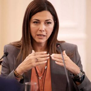 Ζαχαράκη: Διαγραφή 285.000 αιώνιων φοιτητών – «Δεύτερη ευκαιρία» για όσους επιστρέφουν στα πανεπιστήμια