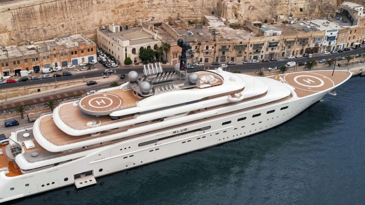 Ανοιχτά της Καλαμάτας το υπερπολυτελές γιοτ του ιδιοκτήτη της Μάντσεστερ Σίτι