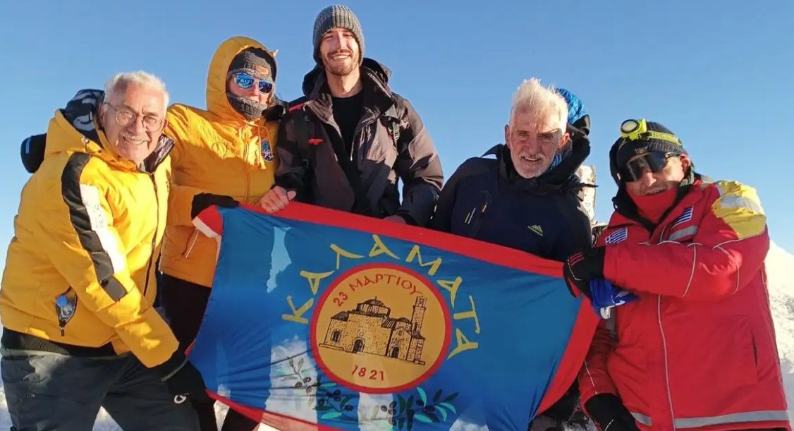 Πέντε ορειβάτες από την Καλαμάτα «κατέκτησαν» το Αραράτ – Στην κορυφή του ψηλότερου βουνού της Τουρκίας