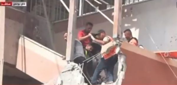 Το Ισραήλ ζήτησε συγνώμη για τους δημοσιογράφους που σκοτώθηκαν από πλήγμα του στο νοσοκομείο Νάσερ της Γάζας