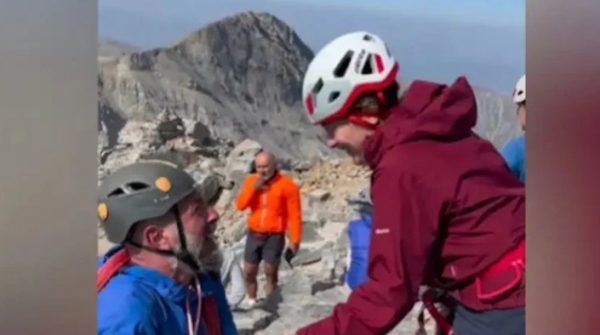 Πρόταση γάμου στην κορυφή του Ολύμπου: Είπε το «ναι» στα 2.918 μέτρα!