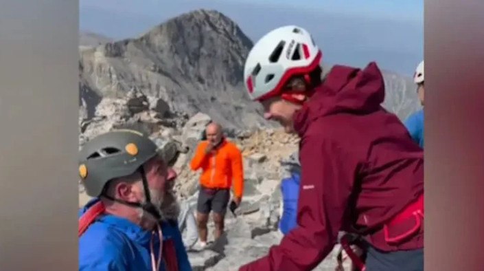 Πρόταση γάμου στην κορυφή του Ολύμπου: Είπε το «ναι» στα 2.918 μέτρα!